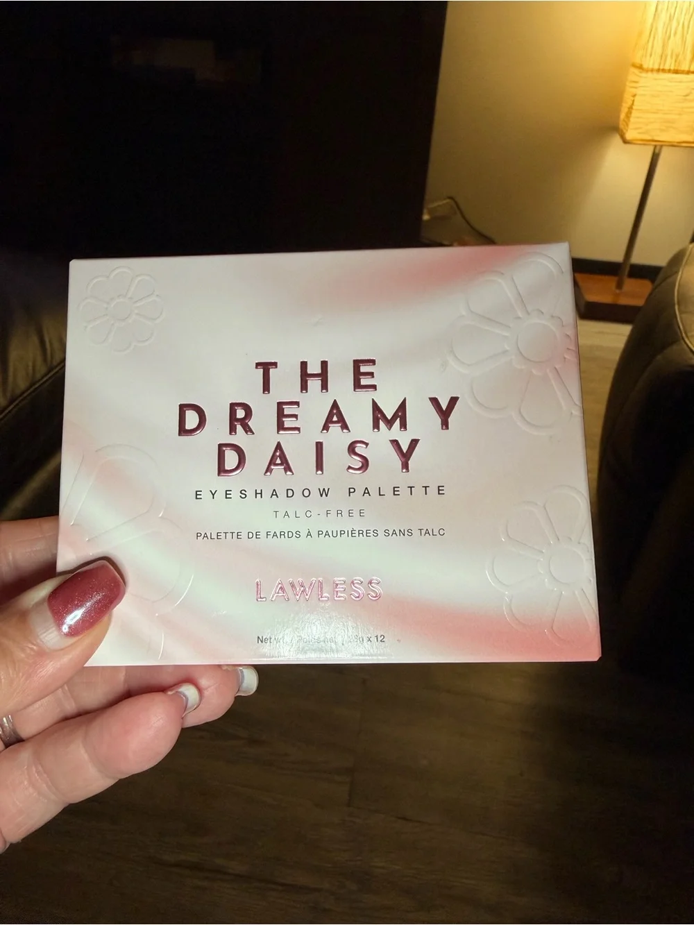 LAWLESS The Dreamy Daisy Eyeshadow Palette — Peachy Pink & Warm Neutrals